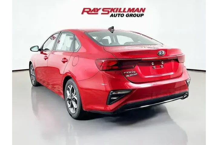 $12975 : Kia Forte 2019 LXS 4dr Sedan image 5