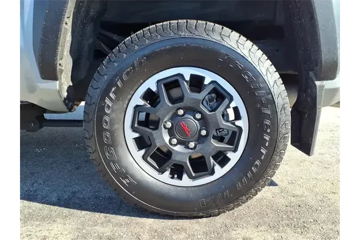 $39613 : Toyota Tacoma 2024 4x4 SR5 4 image 9