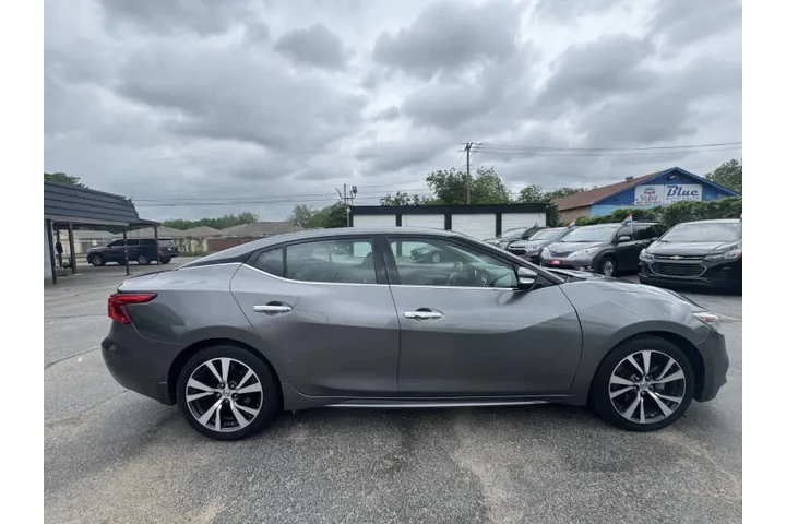 $15495 : 2017 Maxima 3.5 SV image 6