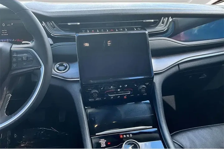 $30888 : Jeep Grand Cherokee 2023 4x4 image 6