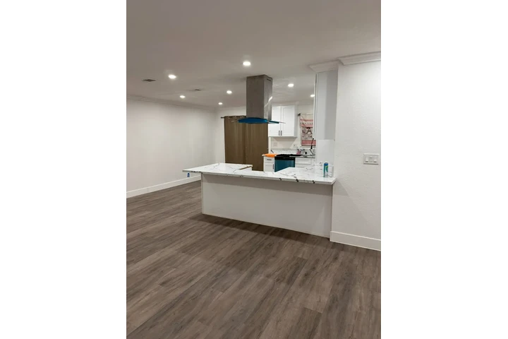 $2200 : Rento casa  Barstow ca image 3