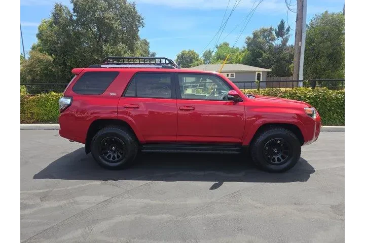 $39995 : Toyota 4Runner 2021 4x4 SR5 image 3