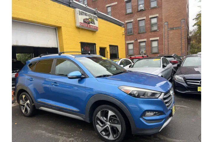 $13999 : 2017 Tucson Sport image 9