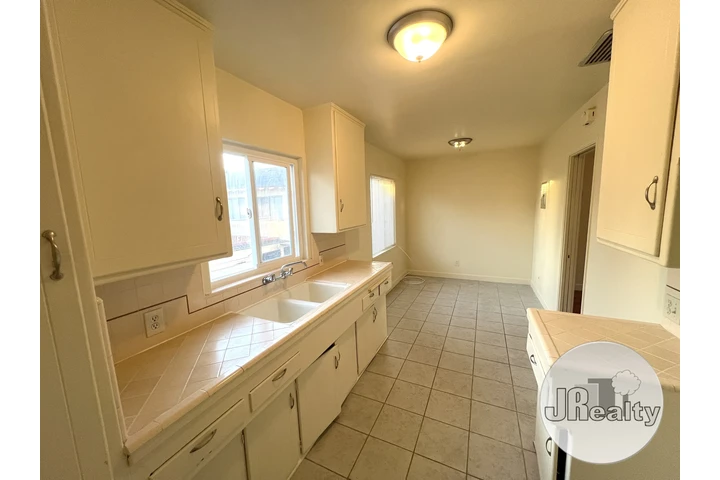 $1450 : Apartamento en Huntington Park image 6