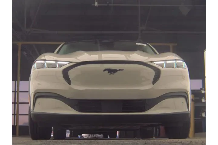 $27499 : Ford Mustang Mach-E 2025 AWD image 3