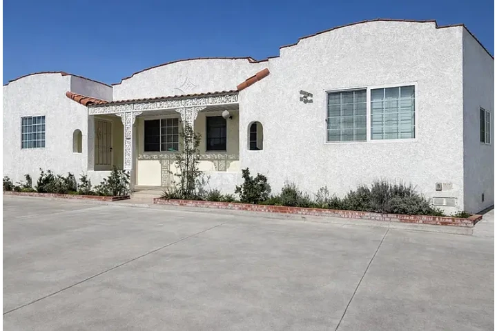 $1000 : Cozy 1BD/1BA Unit with Parking image 3