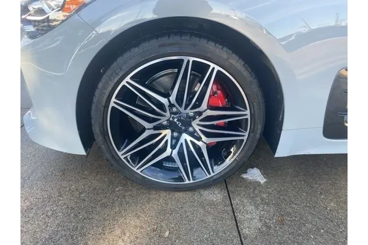 $36980 : Kia Stinger 2023 GT2 4dr Sed image 2