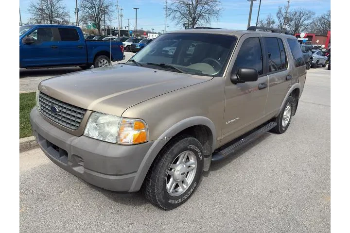 $6977 : Ford Explorer 2002 4dr XLS 4 image 2
