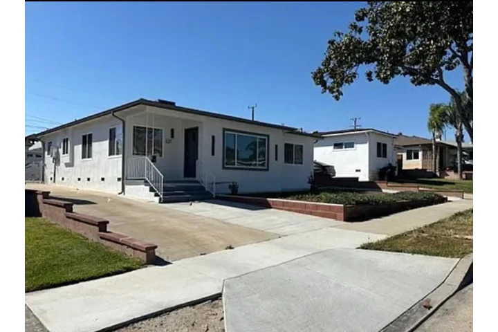$3000 : Amazing Single-Family House image 6