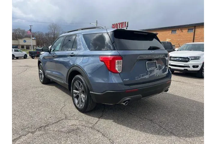 $26352 : Ford Explorer 2021 AWD XLT 4 image 6