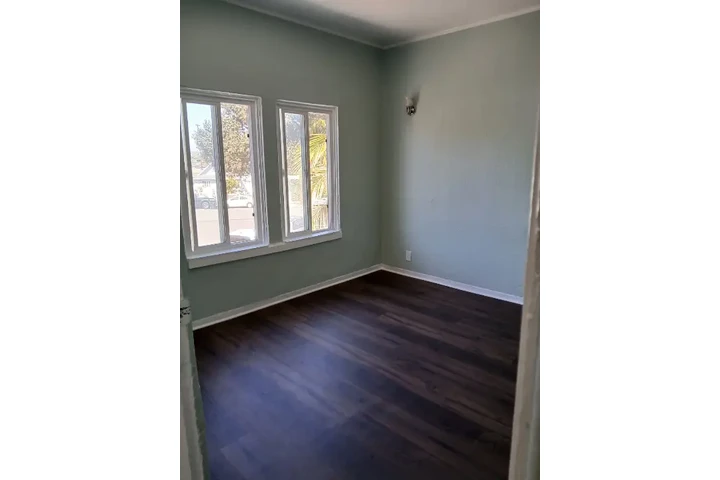 $1830 : COMMERCE: 1 BEDROOM APT image 6