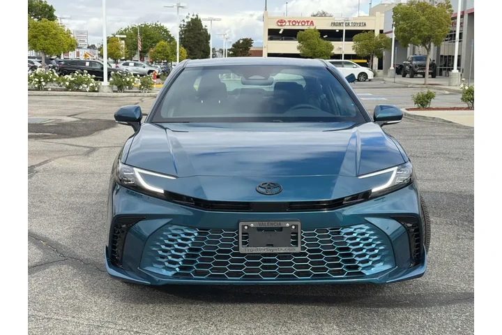 $37980 : Toyota Camry 2026 SE 4dr Sed image 4