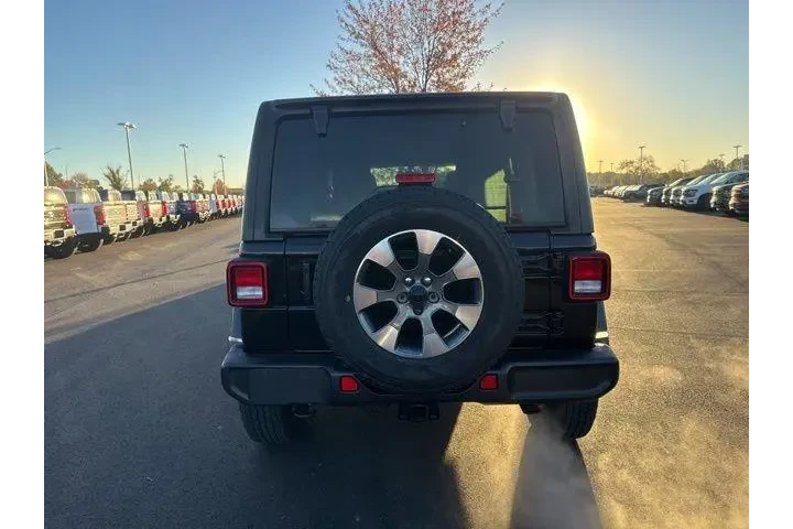 $33900 : Jeep Wrangler 2023 4x4 Sahar image 5