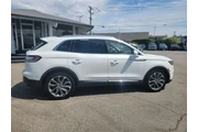 $25991 : Lincoln Nautilus 2021 Reserv thumbnail