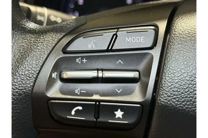 $16995 : Hyundai KONA 2023 SEL 4dr Cr image 9