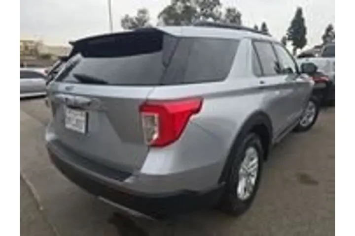 $29950 : Ford Explorer 2022 XLT 4dr S image 2