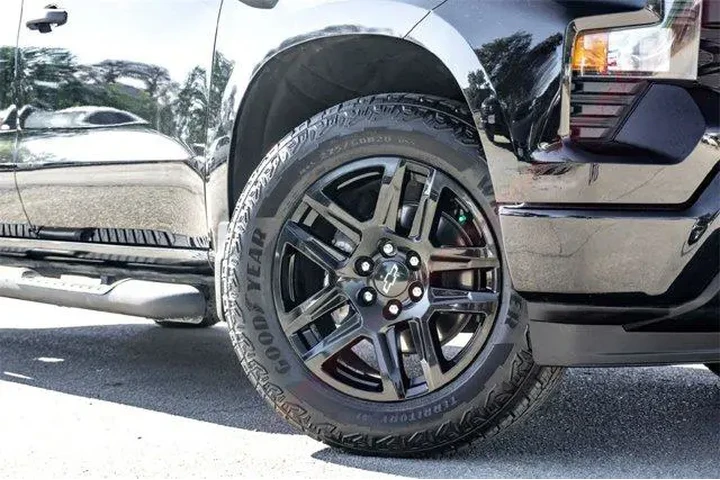 $33815 : Chevrolet Silverado 1500 202 image 2