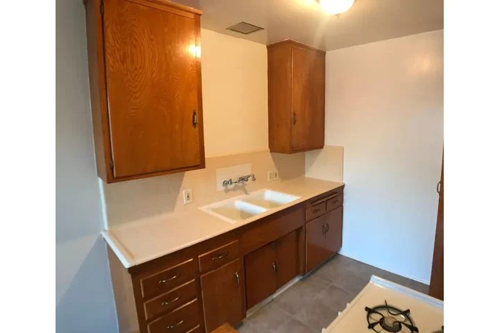 $1100 : Alhambra CA 1 Rec, 1 Baño image 2