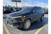 $9802 : Pre-Owned 2016 Cherokee Latit thumbnail