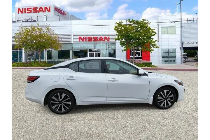 $23815 : Nissan Sentra 2025 SV 4dr Se image 7