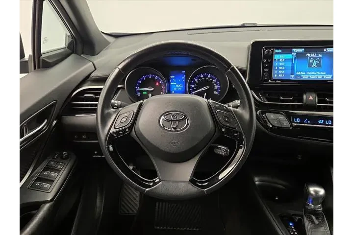$20998 : Toyota C-HR 2018 XLE Premium image 10