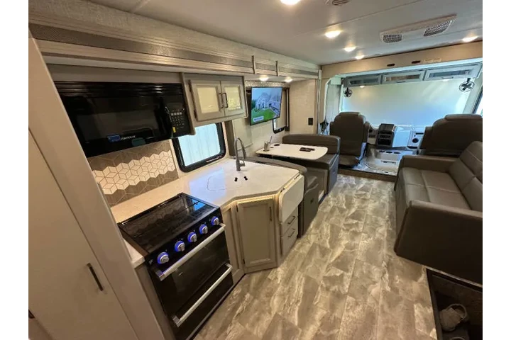 $112500 : 2023 Thor Motor Coach Windspo image 3
