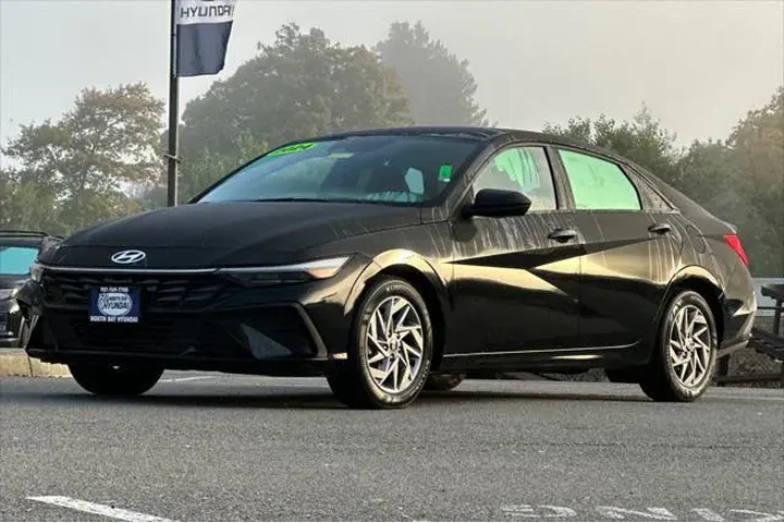 $17990 : Hyundai ELANTRA 2024 SEL 4dr image 8