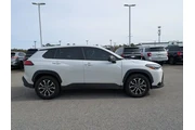 $27995 : Toyota Corolla Cross Hybrid thumbnail