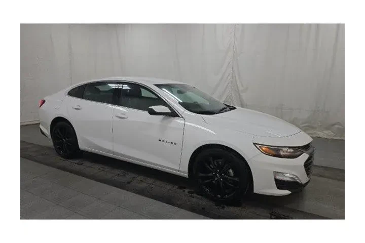 $24500 : Chevrolet Malibu 2024 LT 4dr image 2