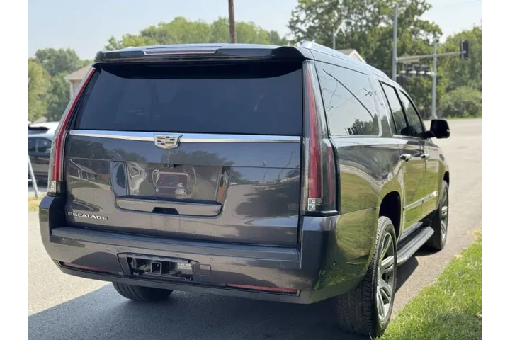 $21999 : 2017 Escalade ESV Luxury image 7