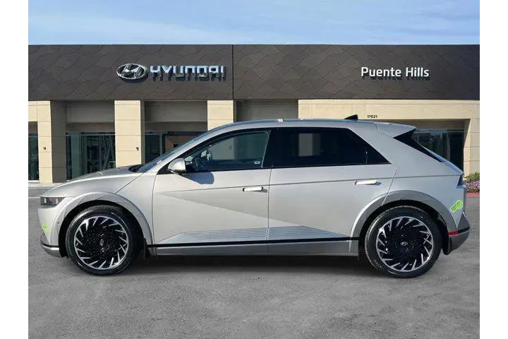 $26995 : Hyundai IONIQ 5 2023 AWD Lim image 3