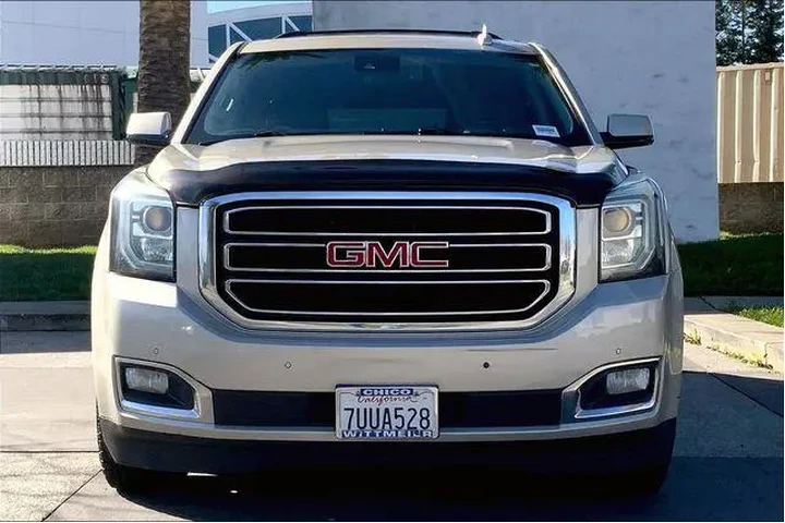 $18985 : GMC Yukon XL 2017 4x4 SLT 4d image 3