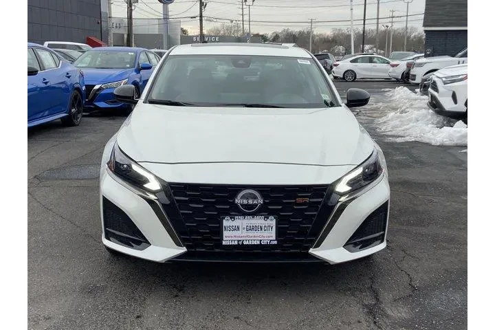 $19487 : Nissan Altima 2025 2.5 SR 4d image 2