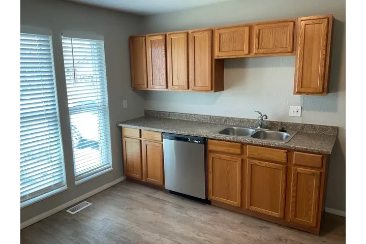 $1505 : Single Family Home Ready image 5