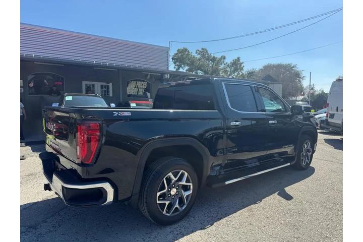 2022 GMC Sierra 1500 SLT Crew image 4