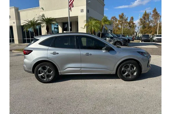 $23875 : Ford Escape 2023 ST-Line 4dr image 2