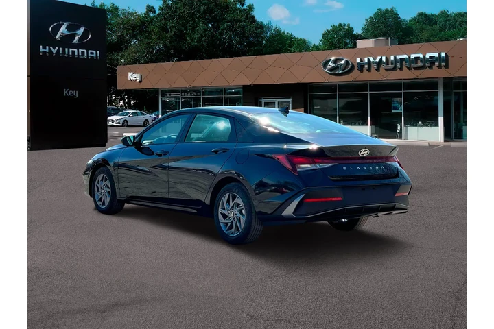 $21175 : Hyundai ELANTRA 2024 SEL 4dr image 5