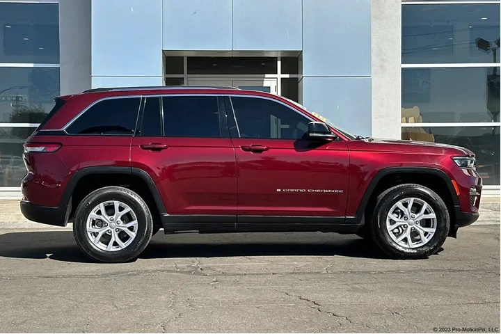 $28134 : Jeep Grand Cherokee 2022 4x2 image 3