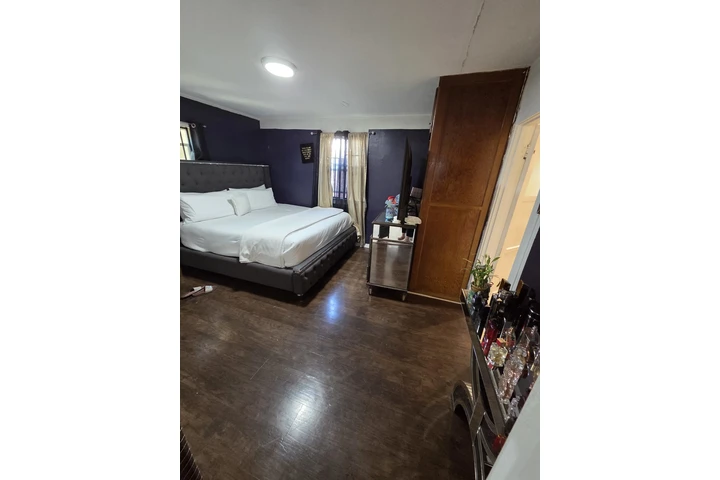 $900 : Se renta cuarto image 2