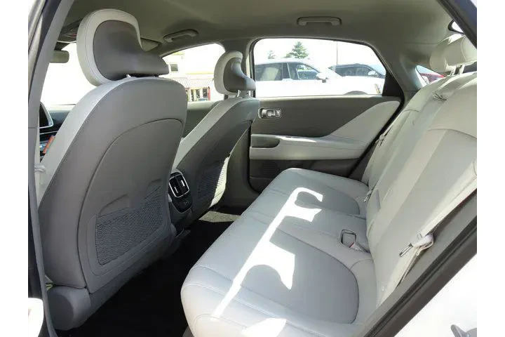 $29500 : Hyundai IONIQ 6 2024 AWD SEL image 8