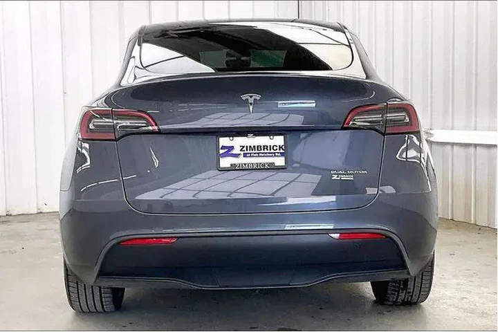$28490 : Tesla Model Y 2023 AWD Long image 4