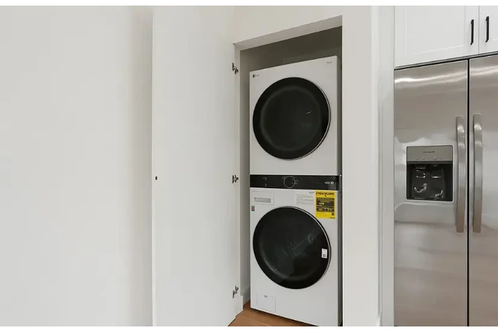 $2500 : 3 bedroom house in koreatown image 6