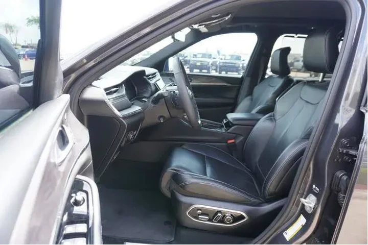 $38788 : Jeep Grand Cherokee 2023 4x4 image 7