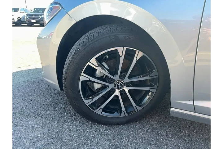 $19996 : 2024 Jetta 1.5T Sport image 9
