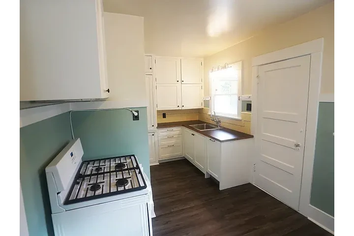 $800 : This beautifully 2 bed 1 !!! image 2