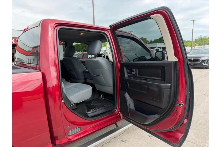 $12980 : 2013 RAM 1500 4WD Crew Cab 14 image 9