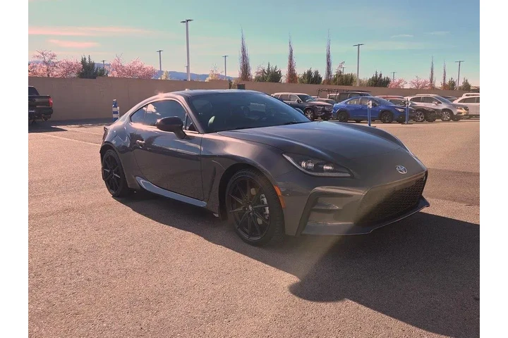 $32998 : Toyota GR86 2023 Premium 2dr image 1