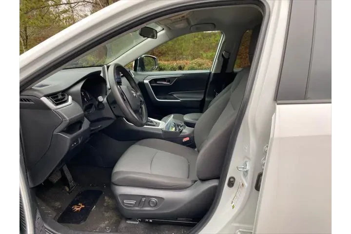 $24920 : Toyota RAV4 2023 XLE 4dr SUV image 9