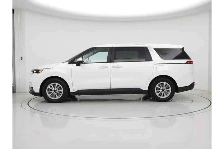 $29998 : Kia Carnival 2024 LX 4dr Min image 3