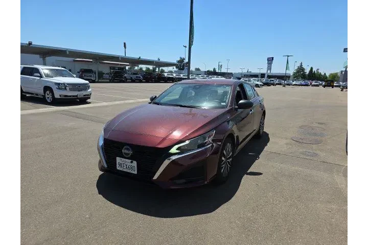 $19775 : Nissan Altima 2024 2.5 SV 4d image 3